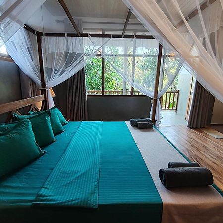 Hotel The Jungle View à Mirissa Extérieur photo