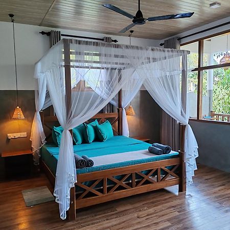 Hotel The Jungle View à Mirissa Extérieur photo