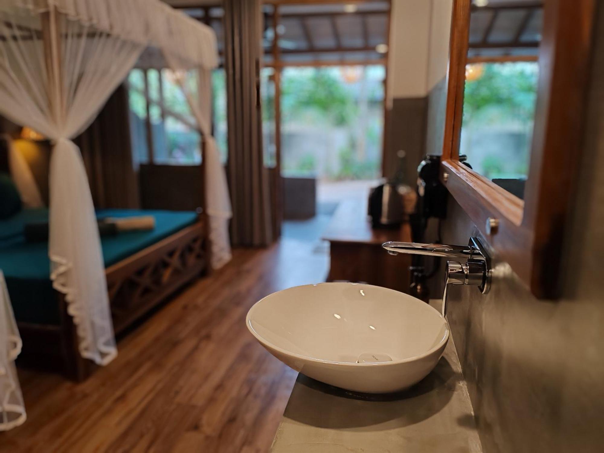 Hotel The Jungle View à Mirissa Chambre photo