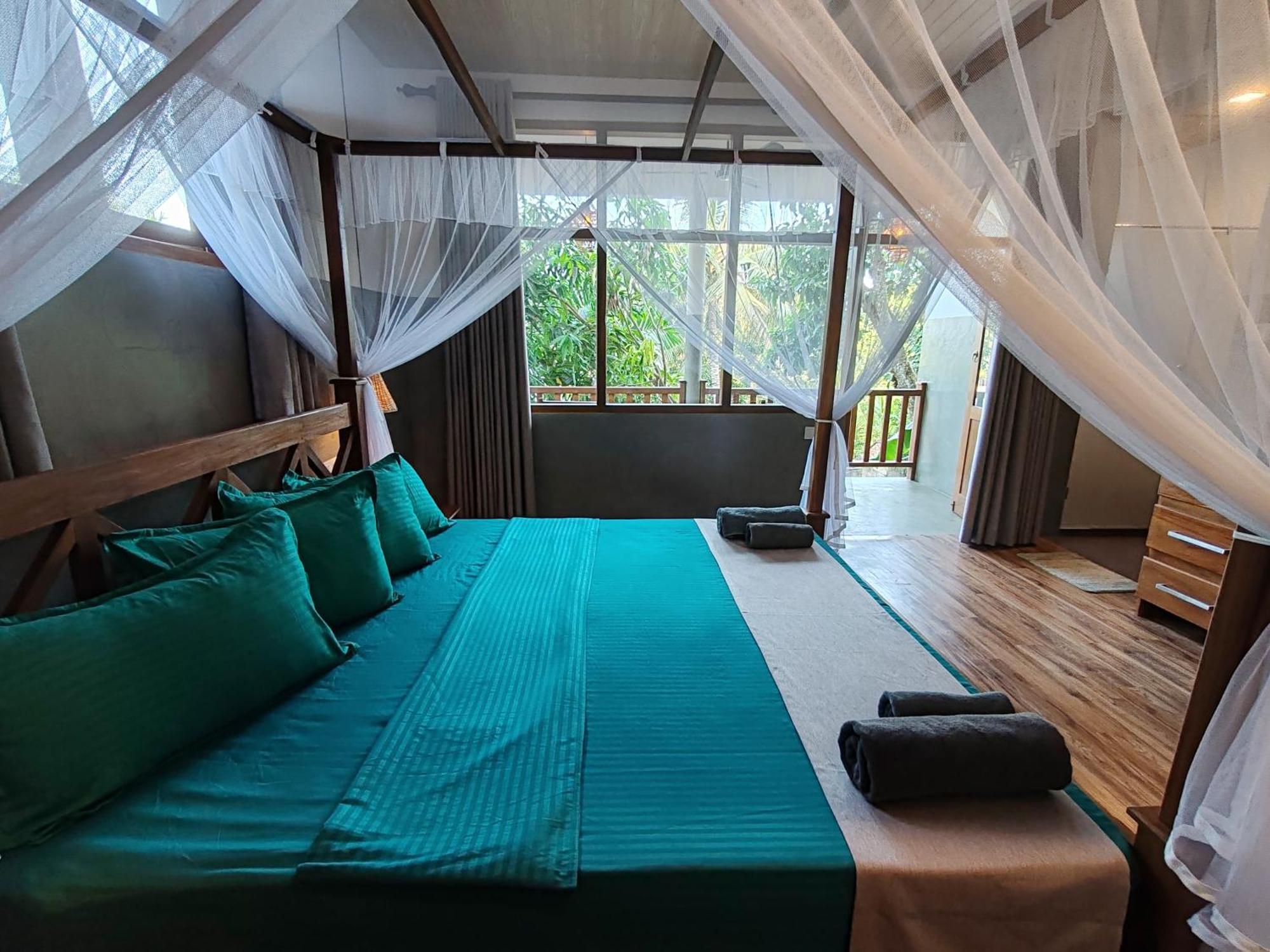Hotel The Jungle View à Mirissa Extérieur photo